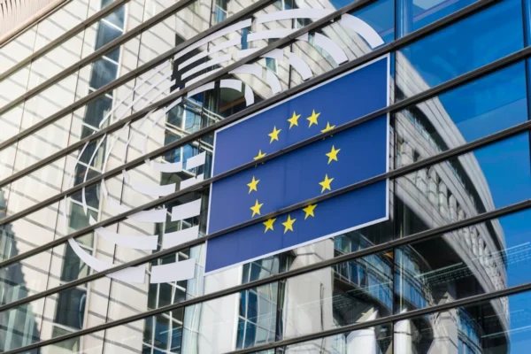 SUA nu pot purta negocieri de pace fără Ucraina, iar UE nu poate fi exclusă de la discuții ce o privesc, transmite Parlamentul European