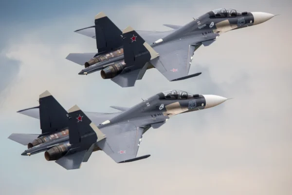 Alertă la Kiev. Avioane rusești de vânătoare s-au îndreptat spre Ucraina în timpul reuniunii la care participă lideri din Europa și Canada