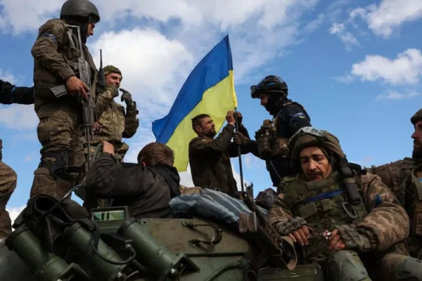 Ucraina înăspreşte condiţiile de ieşire din ţară pentru bărbaţii între 18 şi 60 de ani
