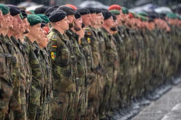 Amenințată de Rusia, Germania recrutează 60.000 soldați. România ar avea nevoie de 10.000 militari