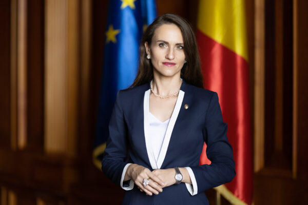Oana Ţoiu