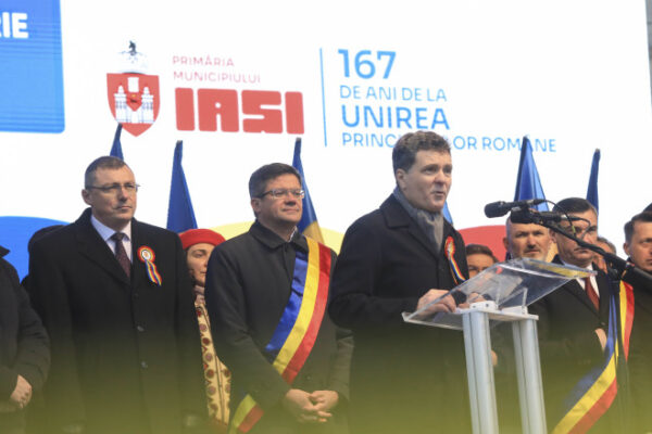 Nicuşor Dan, huiduit la Iaşi. Mesaj către contestatarii săi: În România pe care liderii dvs. proclamaţi o clamează, este loc pentru toţi românii?”