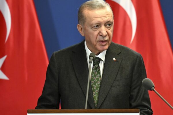 Erdogan vizează un nou mandat: Scenariul alegerilor anticipate în Turcia