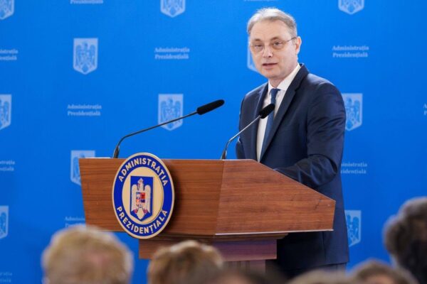 Premierul desemnat Luca Niculescu, față în față cu partidele politice: încep negocierile pentru formarea noului guvern
